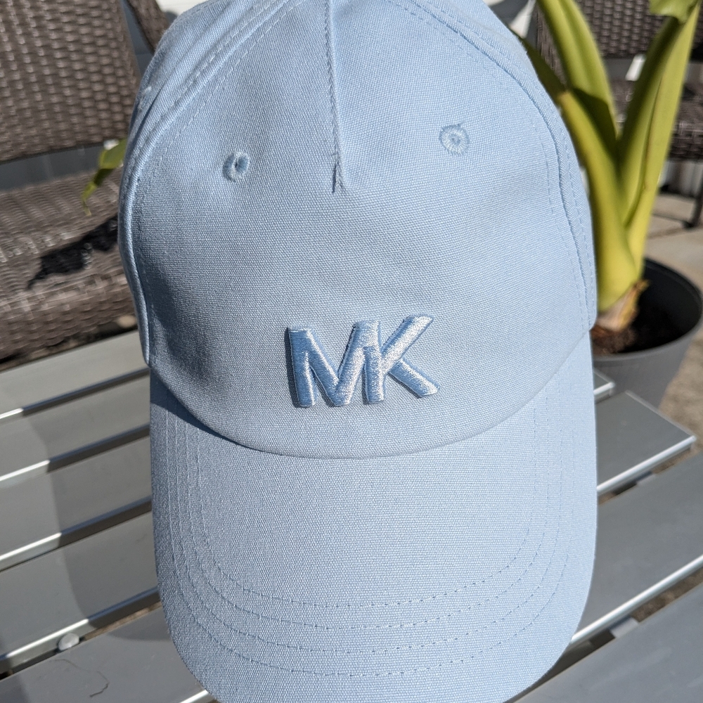MICHAEL KORS NWT BLUE LOGO BASEBALL CAP